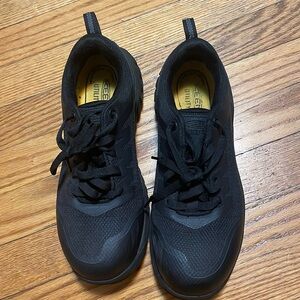 Keen Utility sneaker/shoe Steel toes.
